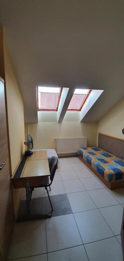 Romzsa Tódor Kollégium Szeged Exterior foto